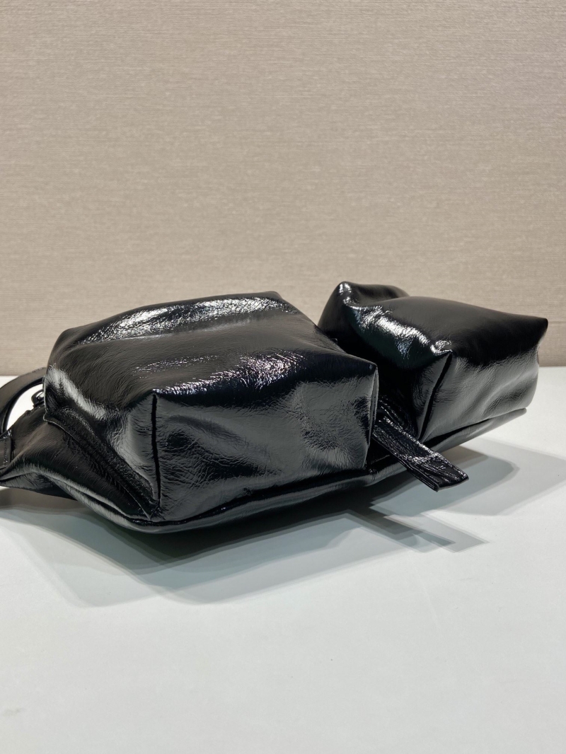 Pra*a waist chest packs